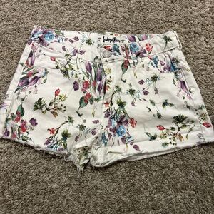 Indigo Rein Mid Rise Frayed Hem Shorts White Floral Women's Jr Size 11 NWOT